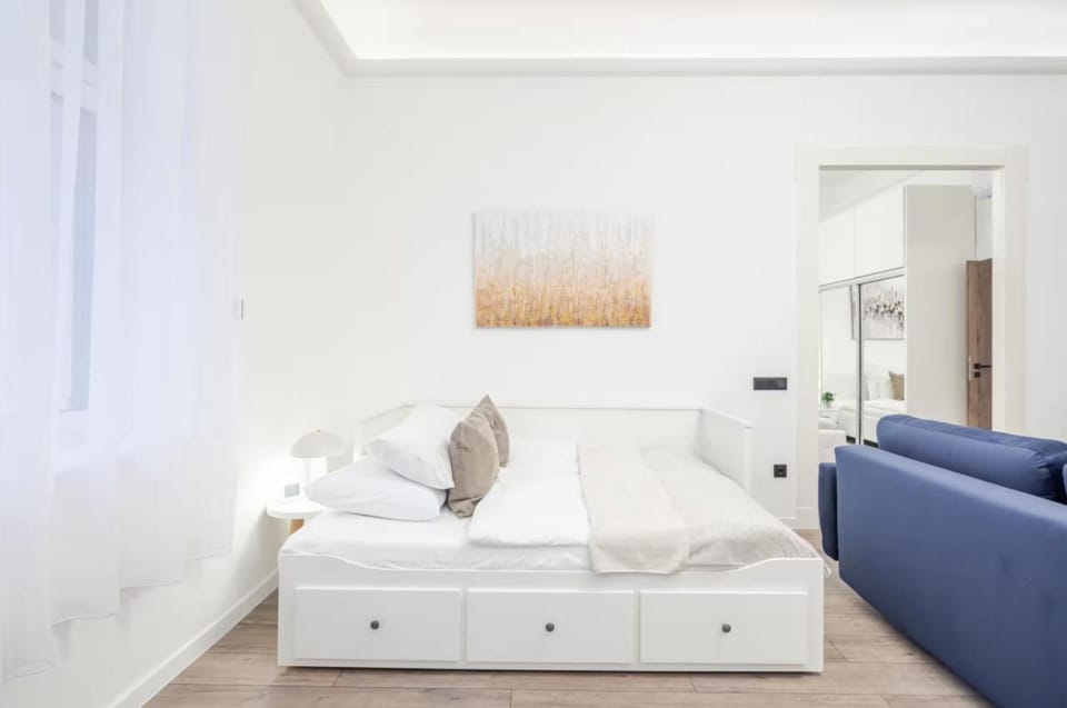 Modern Two Bedroom Retreat Apartment in Budapest