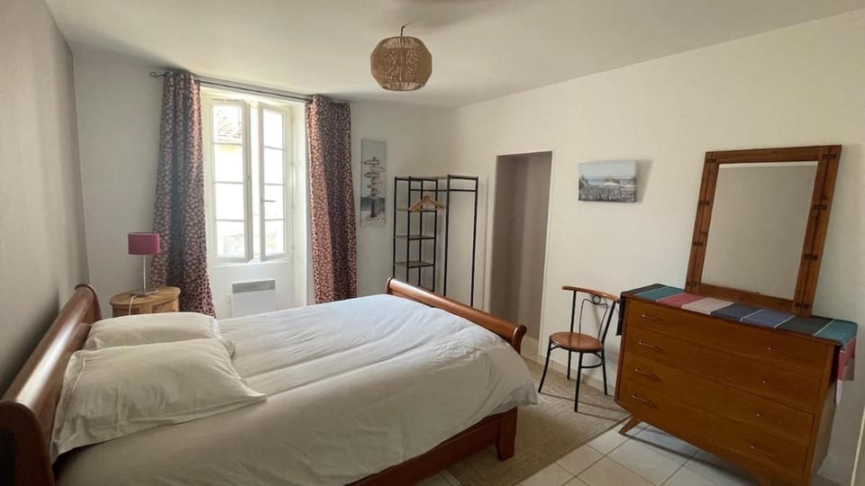 Bed, Photo of the whole room, Bedroom, hair dresser, wardrobe
