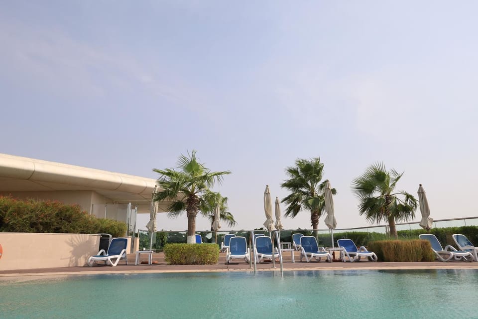 Day, Pool view, Swimming pool, sunbed