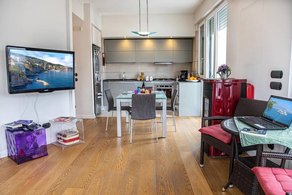 Maya Penthouse - Sorrento City Center Apartment in Sorrento