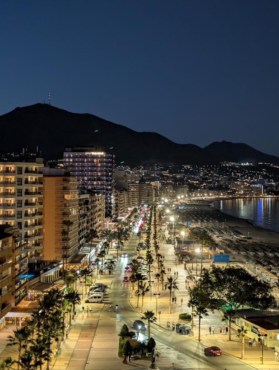 Night, Neighbourhood, Natural landscape, City view, Mountain view, Sea view, Street view