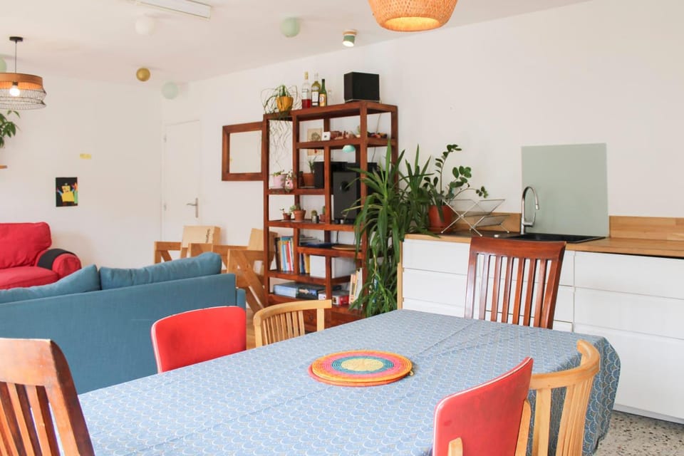 Large family apartment with balcony and parking Apartment in Paris