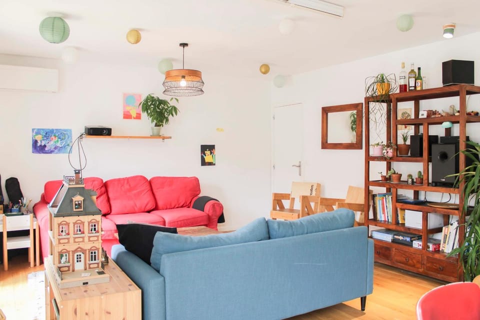 Large family apartment with balcony and parking Apartment in Paris