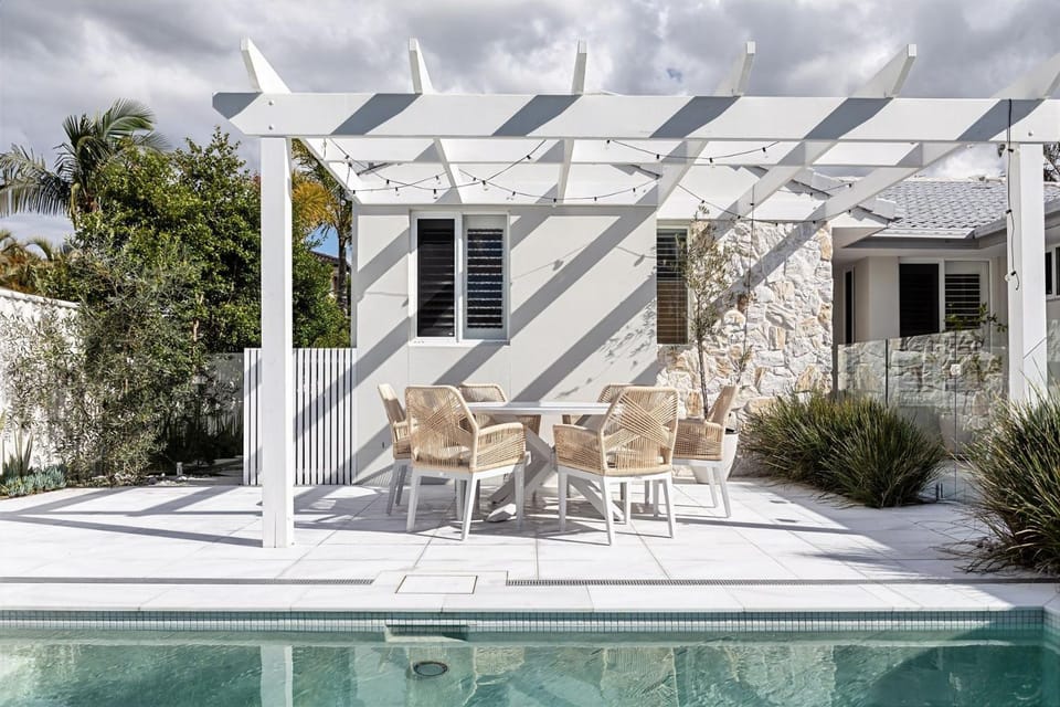 The Pool House Burleigh Villa in Burleigh Heads