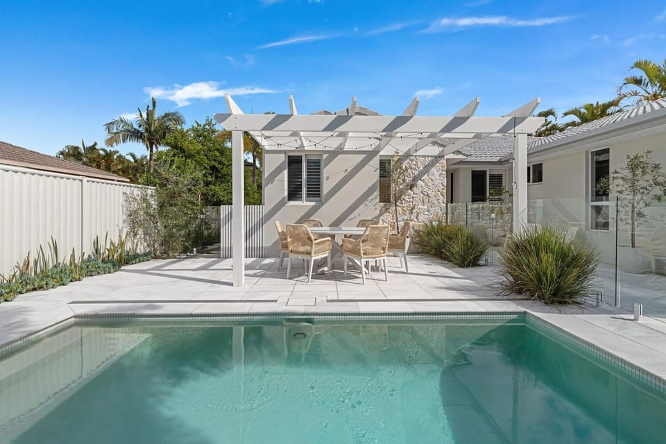 The Pool House Burleigh Villa in Burleigh Heads