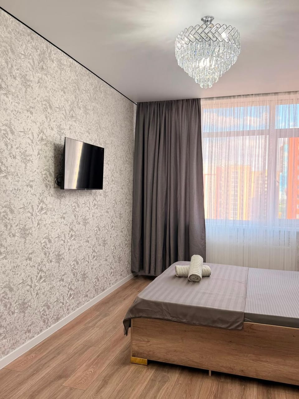 Bed, TV and multimedia, Bedroom