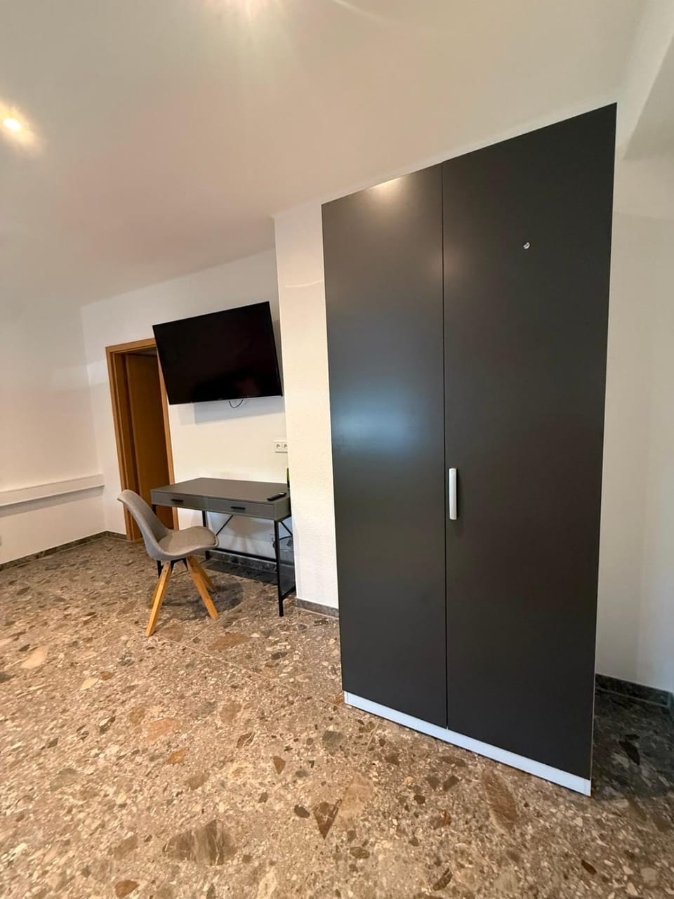 TV and multimedia, Bedroom, wardrobe