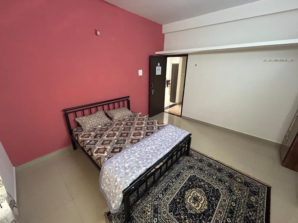 RoyalNest Gardenia Single Bedroom Bed and Breakfast in Karnataka