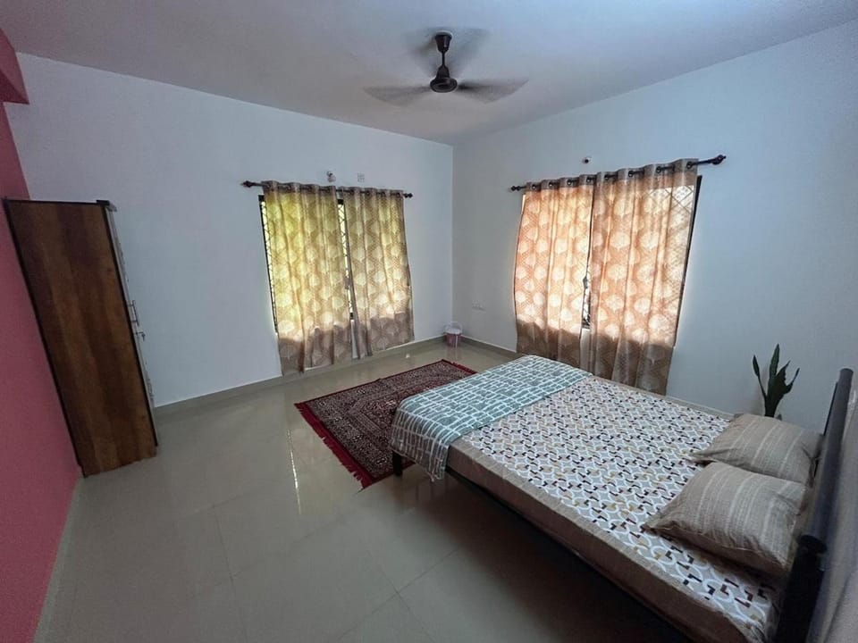RoyalNest Gardenia Single Bedroom Bed and Breakfast in Karnataka