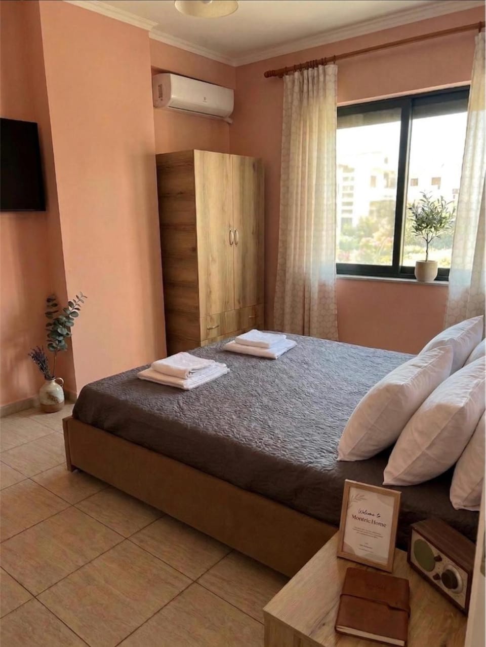 Montrix Host Apartment in Tirana