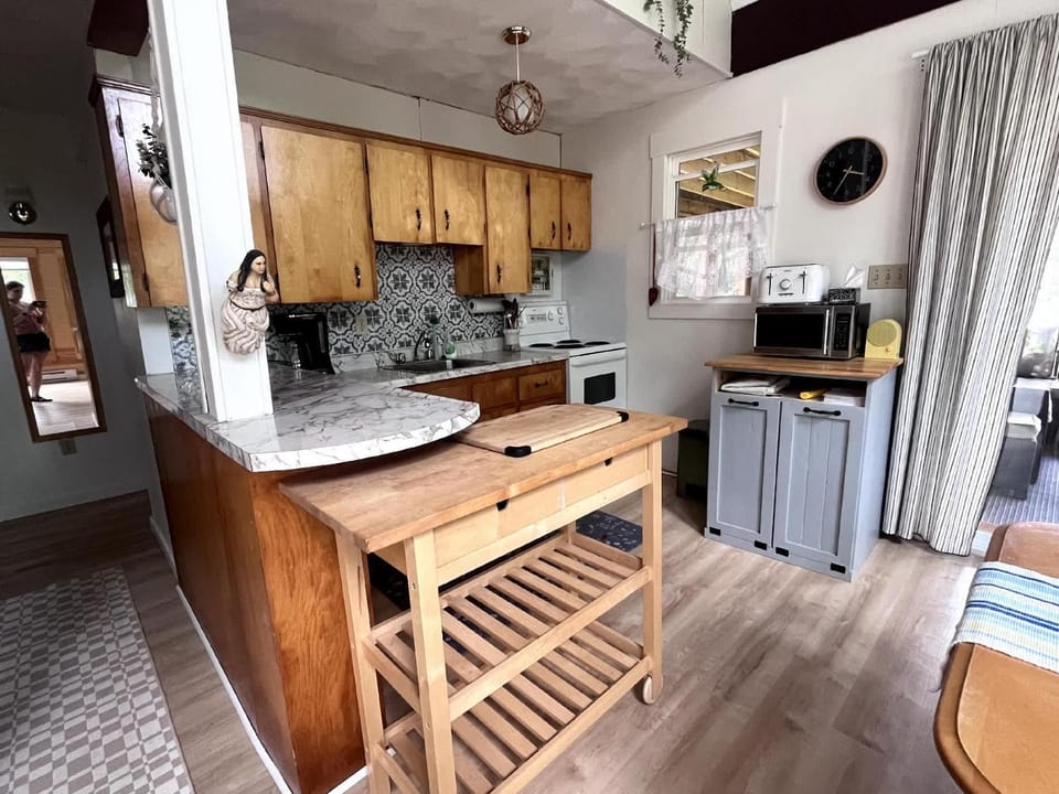 Private Beach Escape - Chalet Ferdinand Chalet in New Brunswick