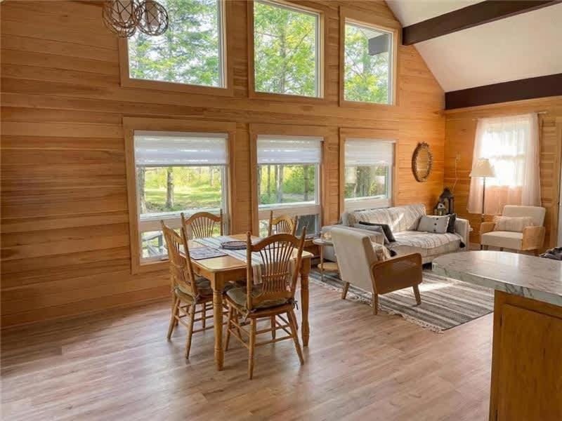Private Beach Escape - Chalet Ferdinand Chalet in New Brunswick