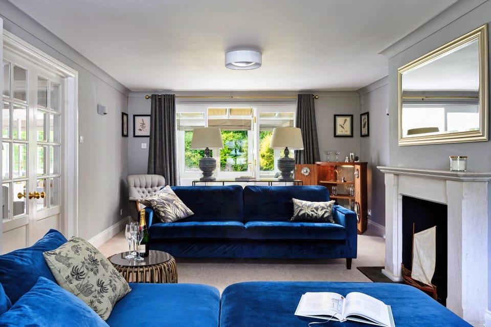 Communal lounge/ TV room, Living room