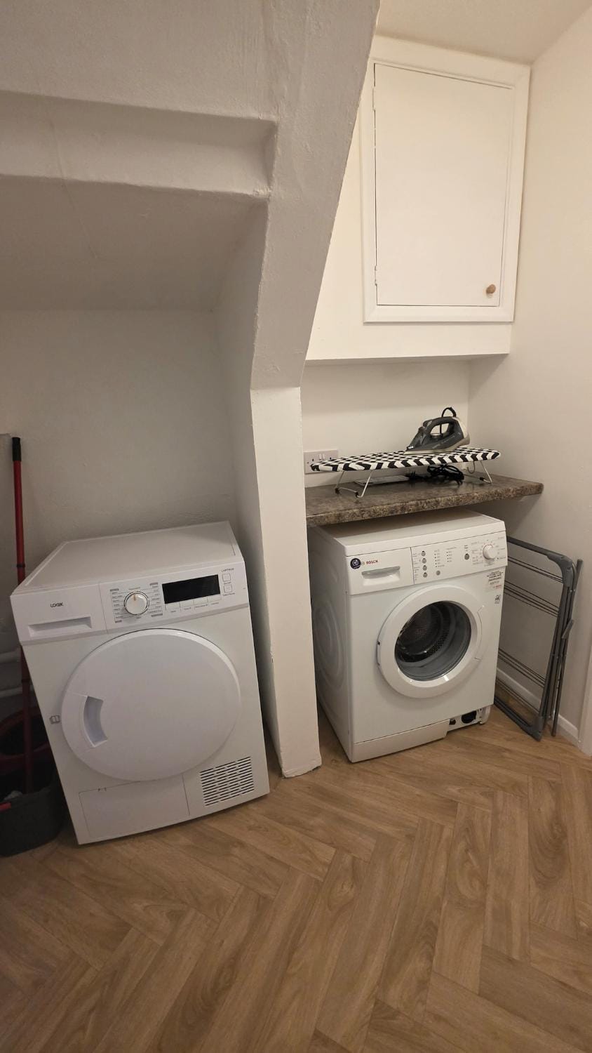 Fresh, Fully Equipped 4 Bedroom Home House in Corby
