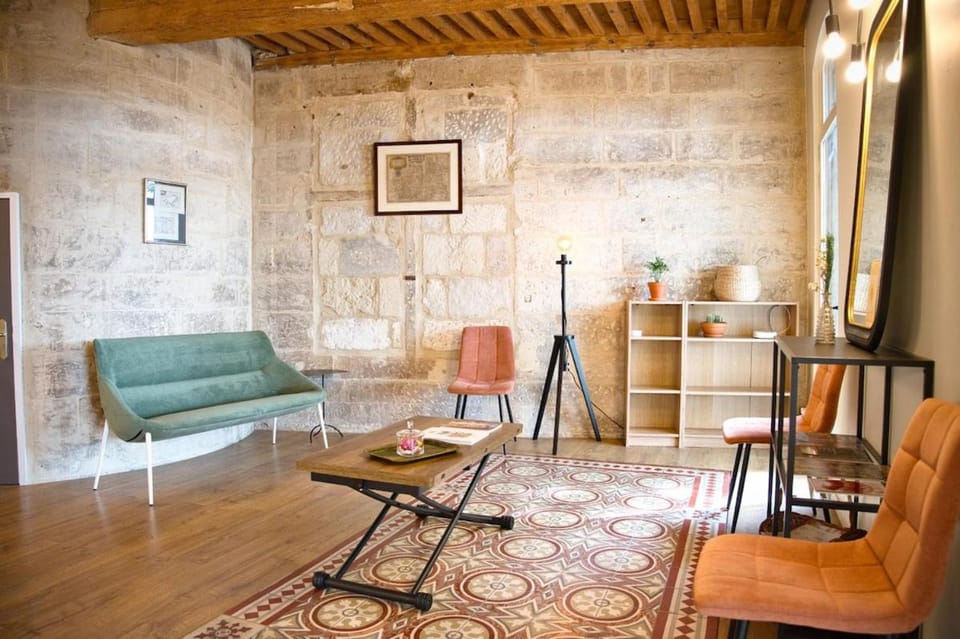 Elegant apartment with balcony - Maison Comte Apartment in Uzes