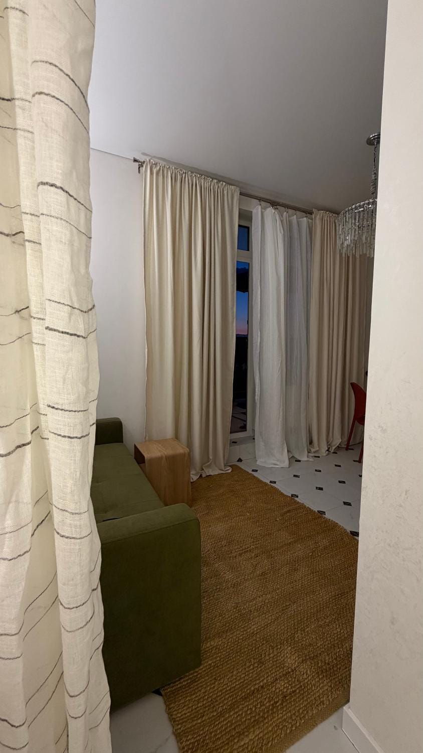 Світлі апартаменти біля моря з терасою Apartment in Odessa
