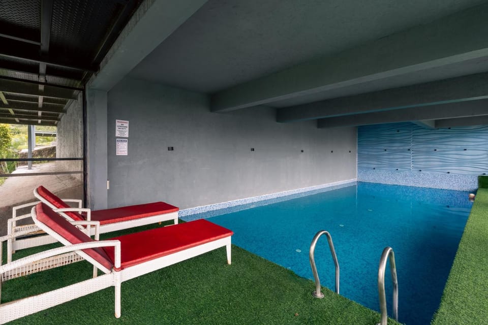 Pool view, Swimming pool, Swimming pool