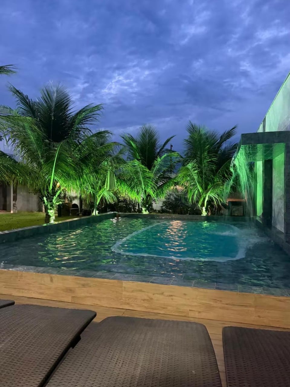 Swimming pool