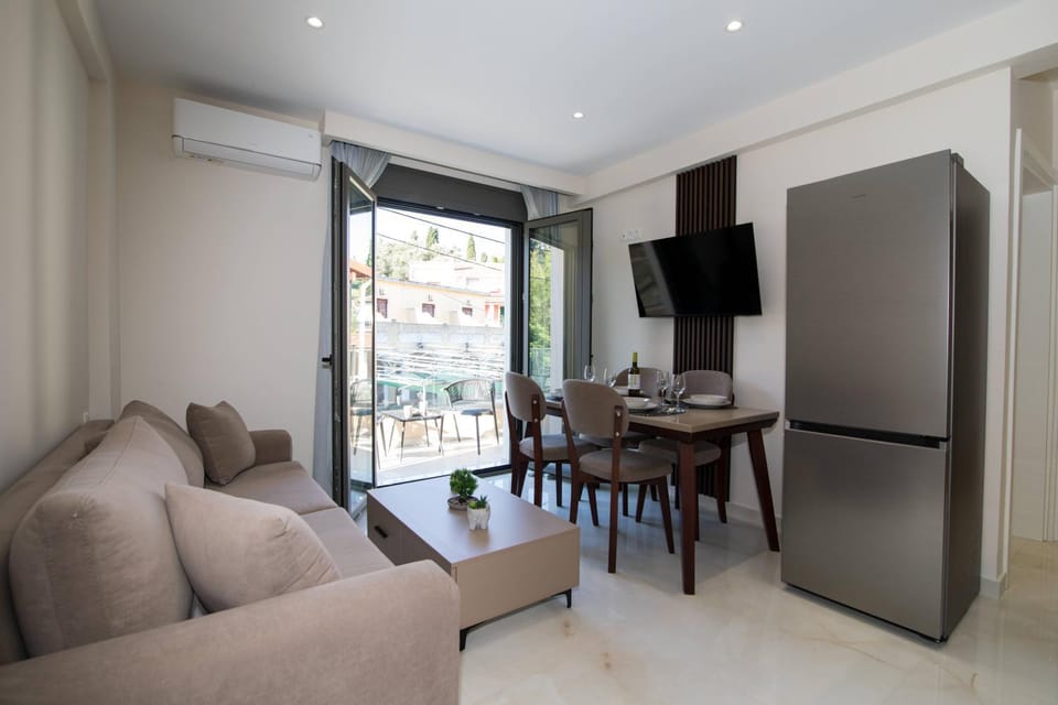 TV and multimedia, Living room, Dining area, air conditioner