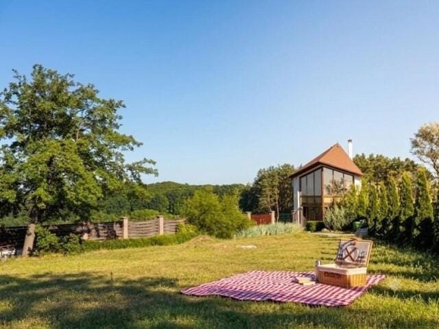 Панорамний будинок над Дніпром з мальовничим видом House in Ukraine