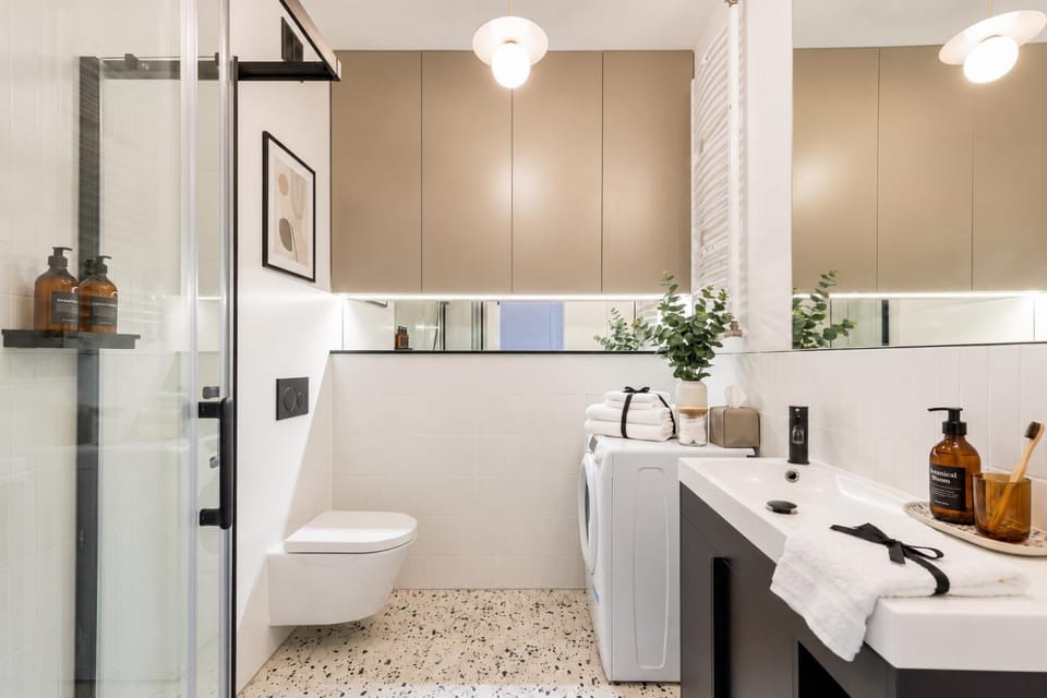 Shower, Toilet, Bathroom