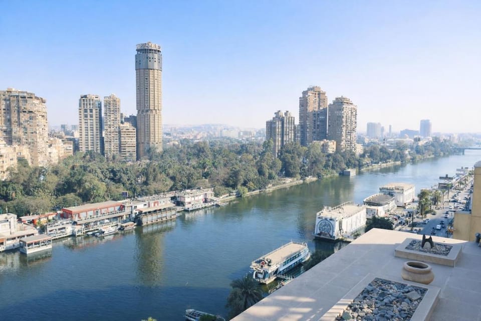 Nilefront 3BDR Apartment with Panoramic Views l Agouza Apartment in Cairo