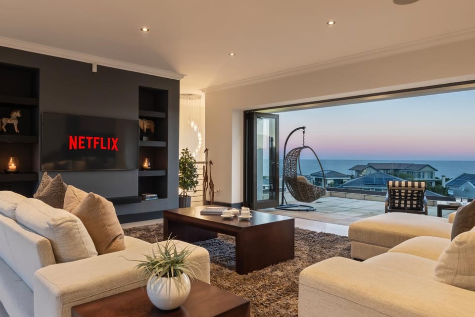 Luxury Coastal Retreat Villa in Knysna