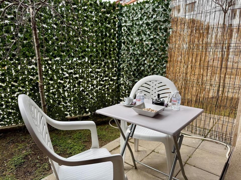 Cosher - Luxury Studio with Garden & Parking Apartment in Sofia