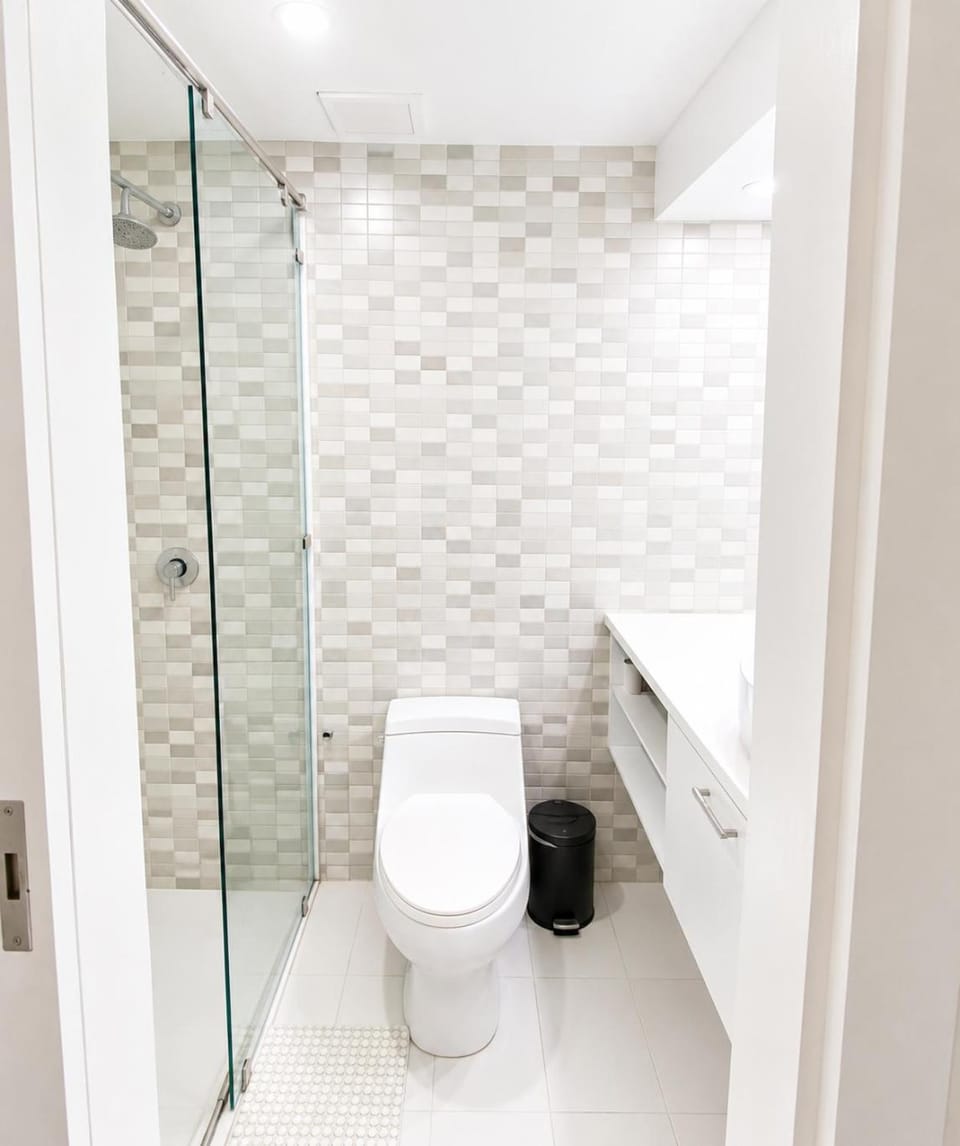 Shower, Toilet, Bathroom