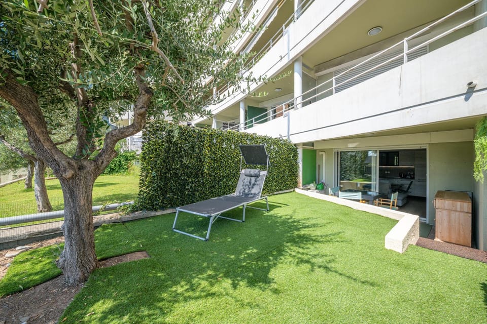 Patio, Spring, Day, Natural landscape, Garden, View (from property/room), Balcony/Terrace, Garden view, sunbed