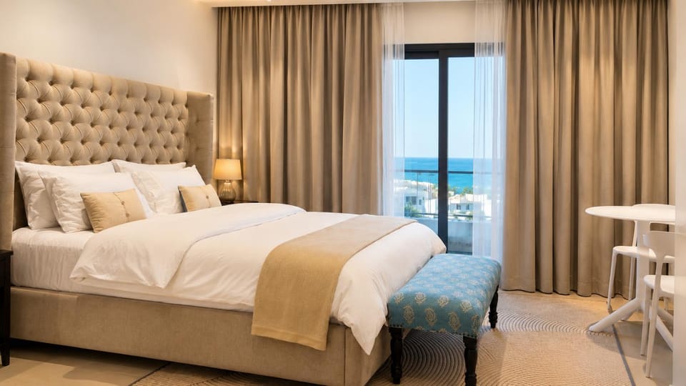 Bed, Natural landscape, Photo of the whole room, Bedroom, Sea view