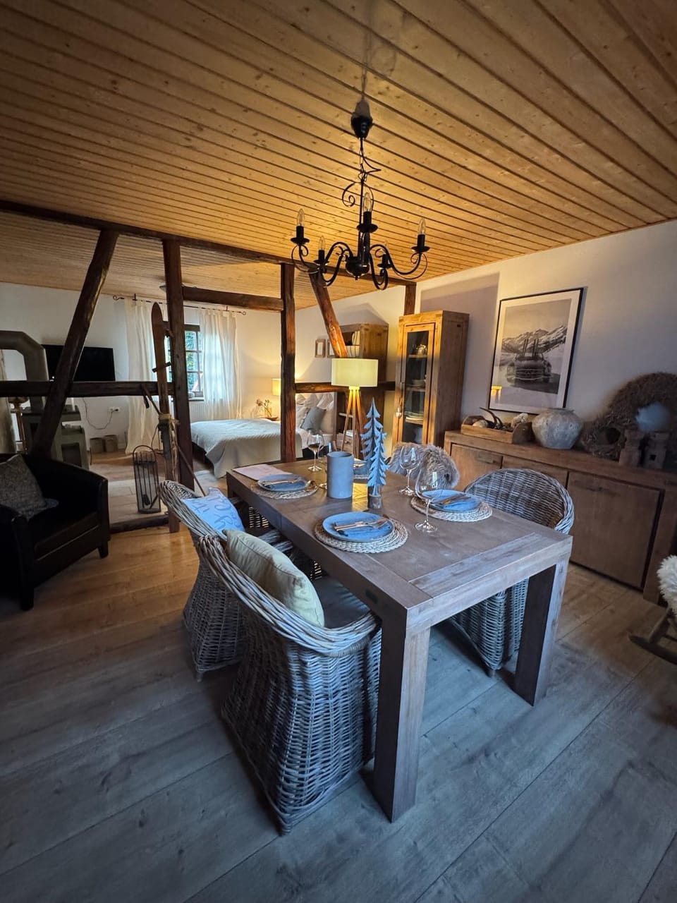 Living room, Dining area