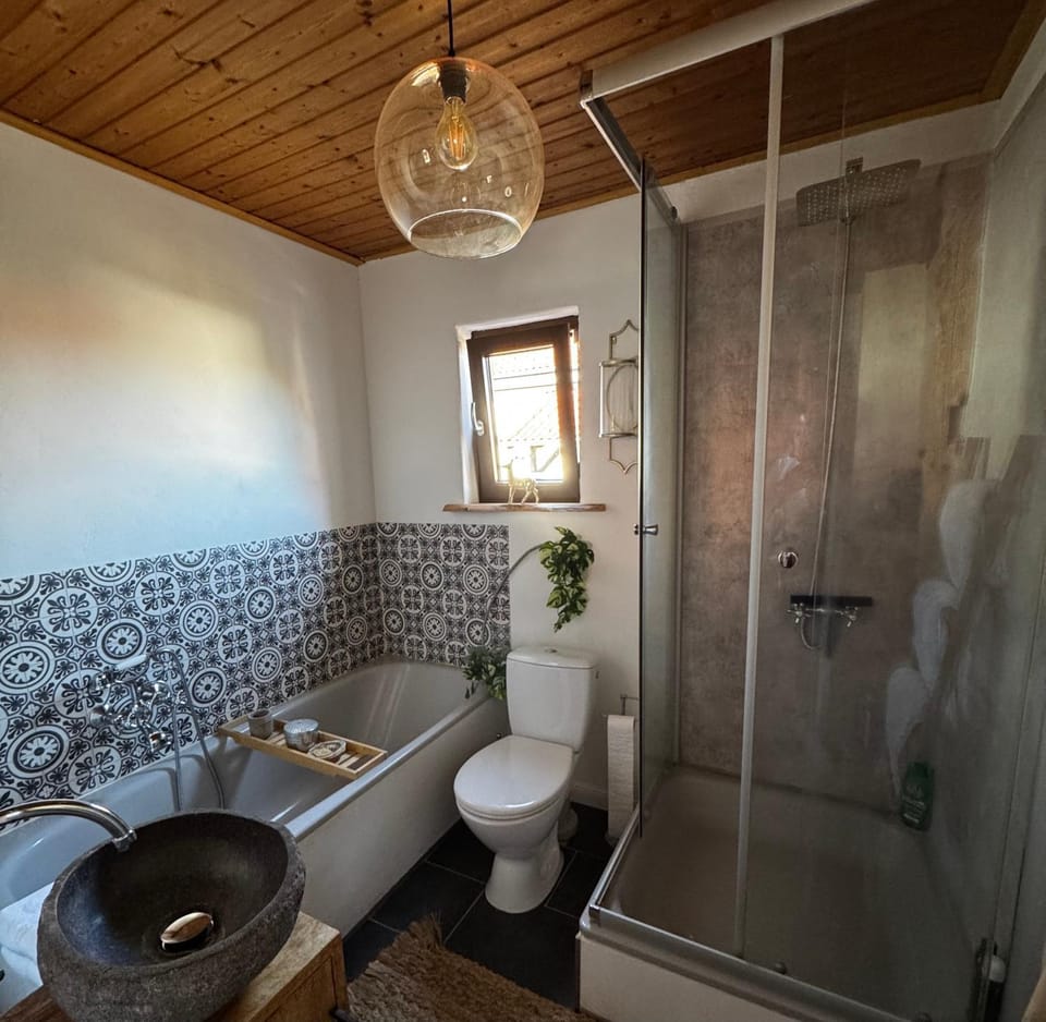 Shower, Toilet, Bathroom