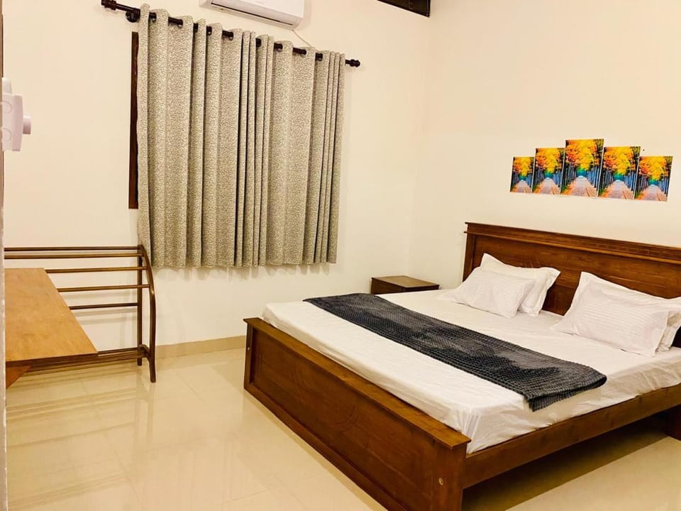 Fully furnished villa with AC & Non-AC rooms House in Wadduwa