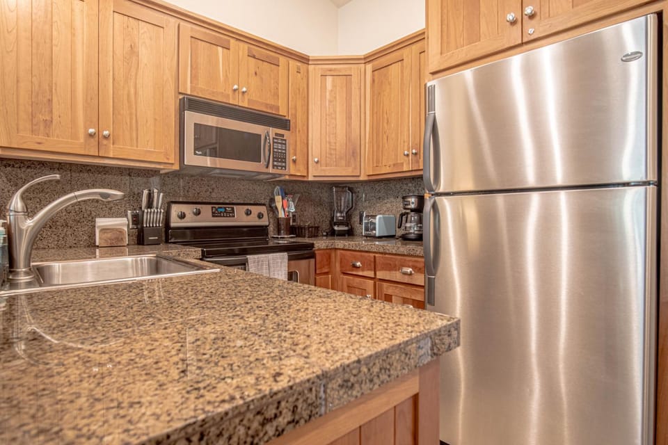 Kitchen or kitchenette, kitchen