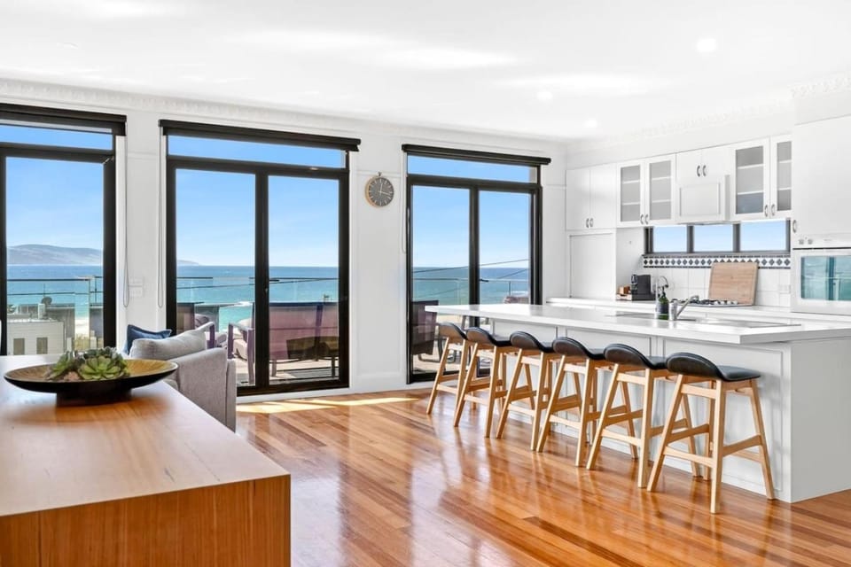 Marram House - Views in Marengo House in Apollo Bay