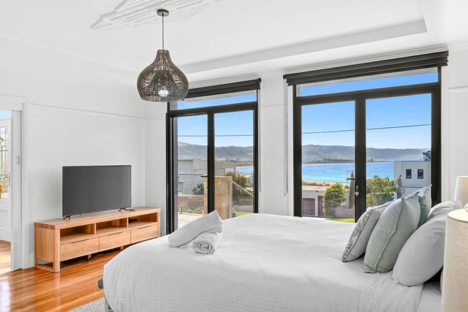Marram House - Views in Marengo House in Apollo Bay