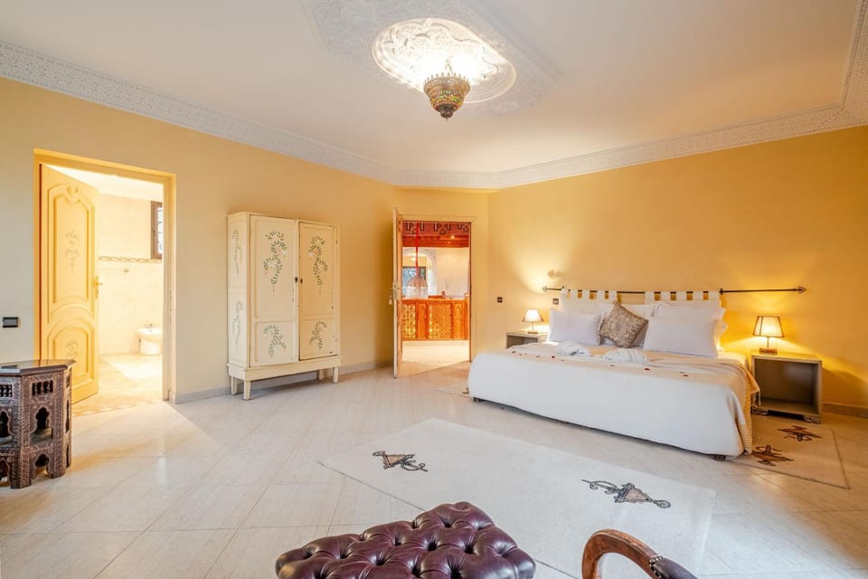 Bed, Photo of the whole room, Bedroom, towels, wardrobe