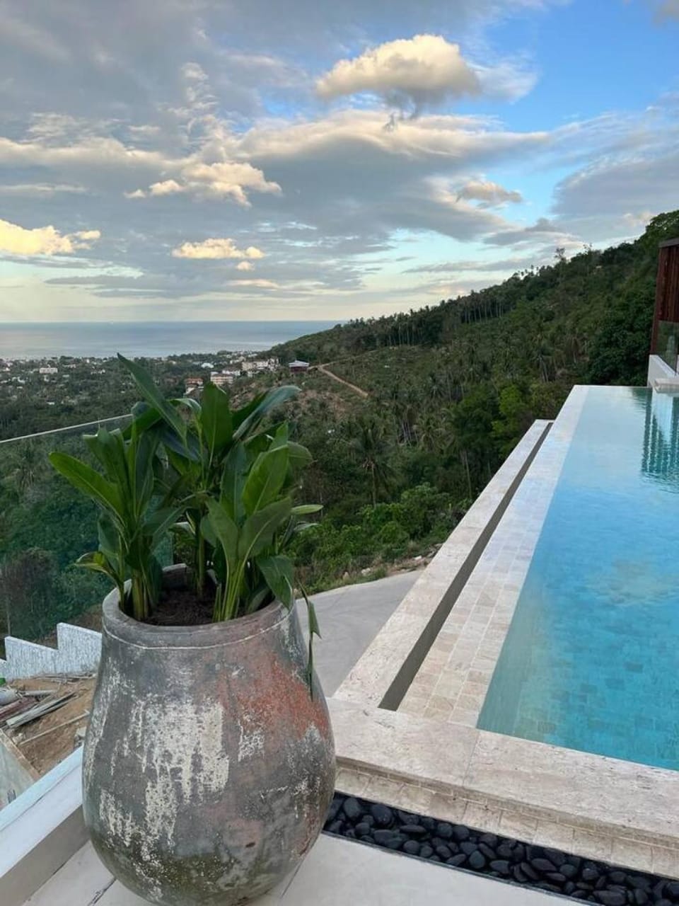 Villa Nishkhun Luxury SeaView with Gym and Staff House in Ko Samui