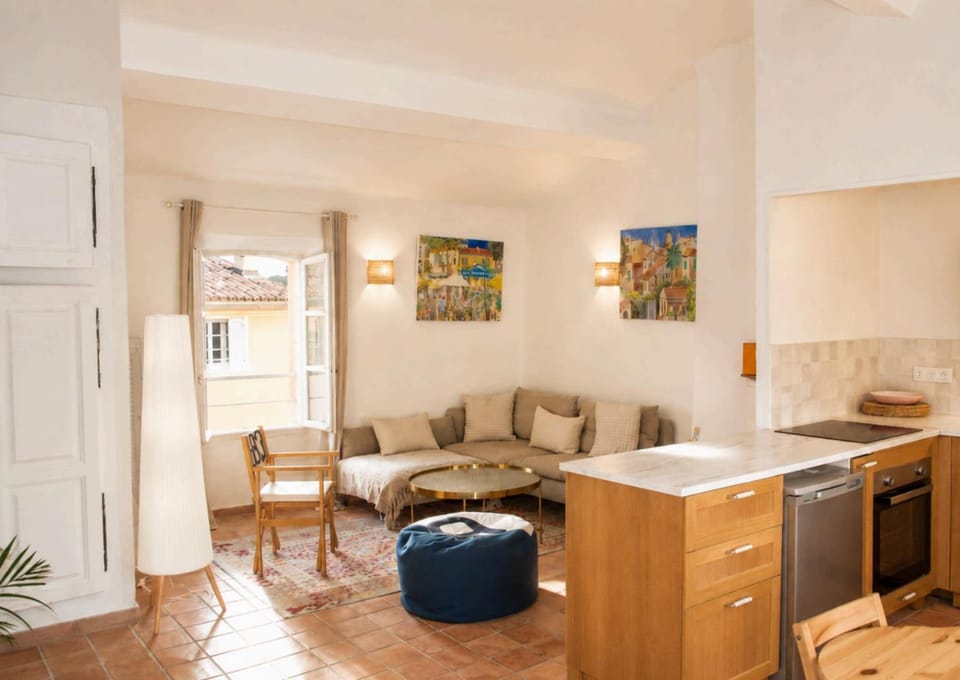 Saint Esprit Top floor Apartment in Saint-Tropez