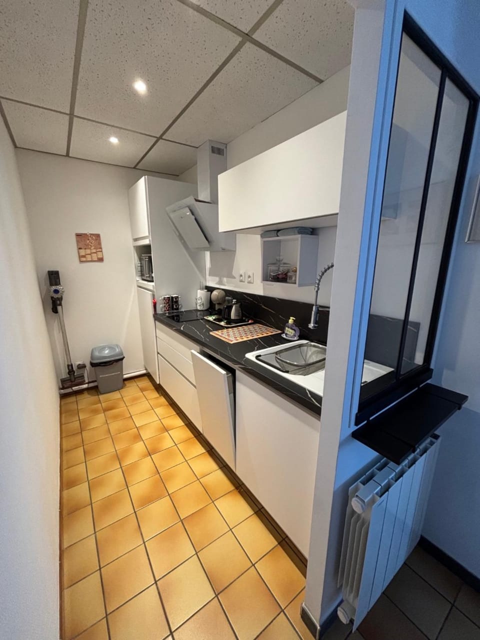Kitchen or kitchenette