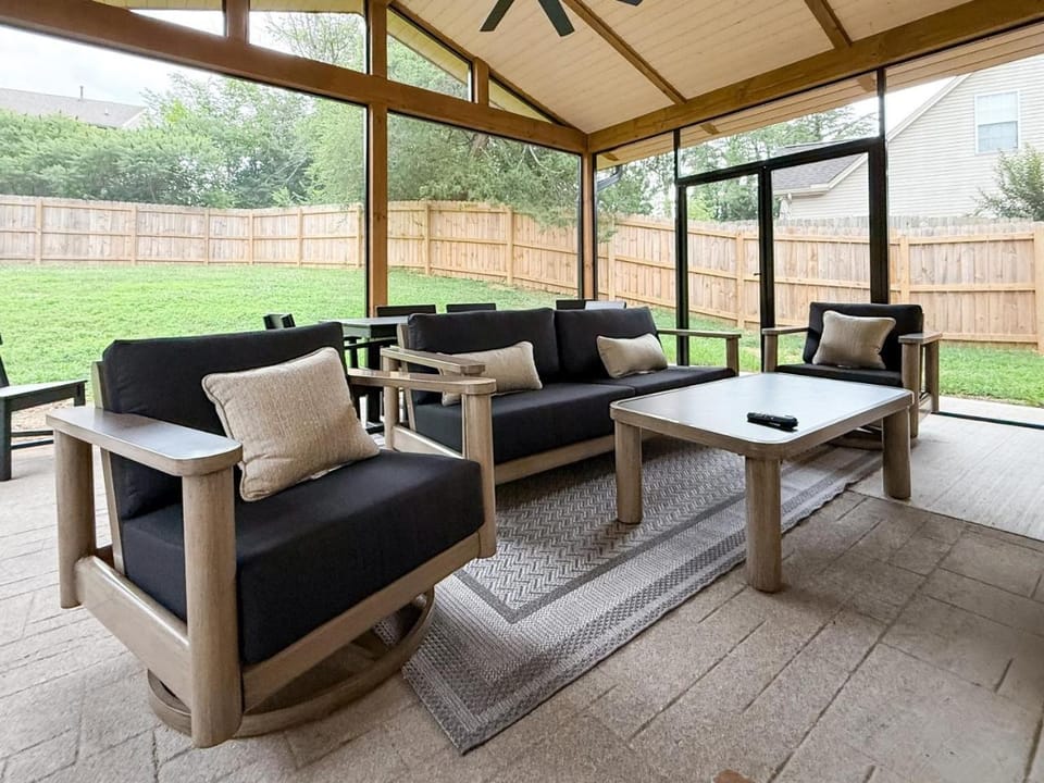 Patio, Seating area