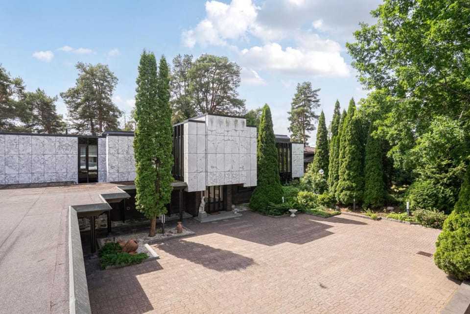 Property building, Spring, Garden