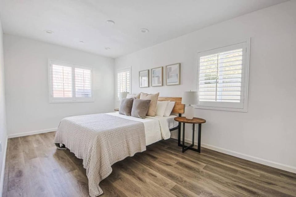 Cozy Westside Retreat 10 Min to Venice Beac House in Mar Vista