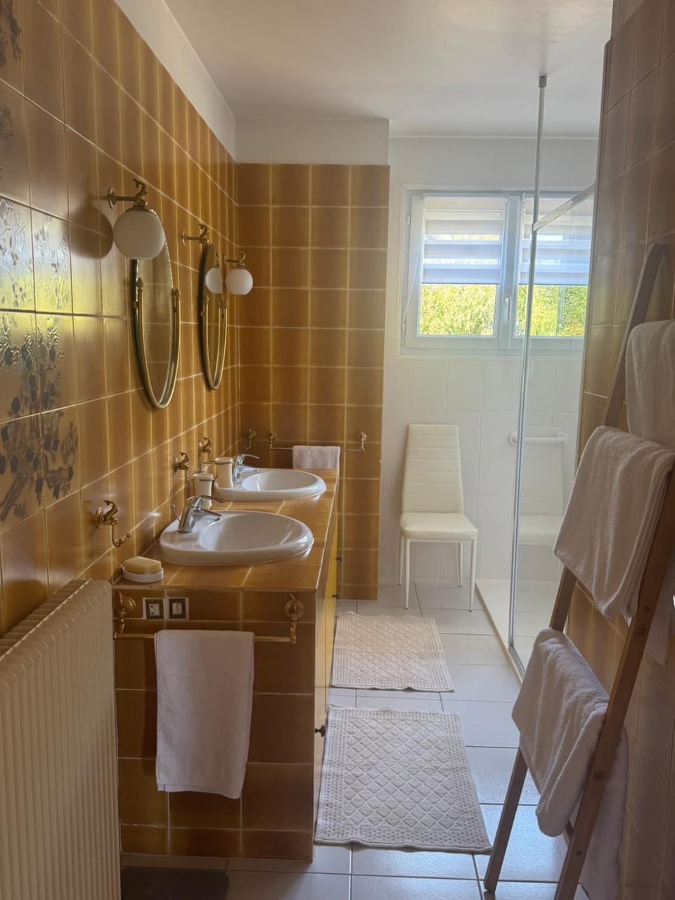 Shower, Bathroom, towels