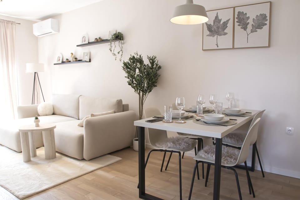 Living room, Dining area