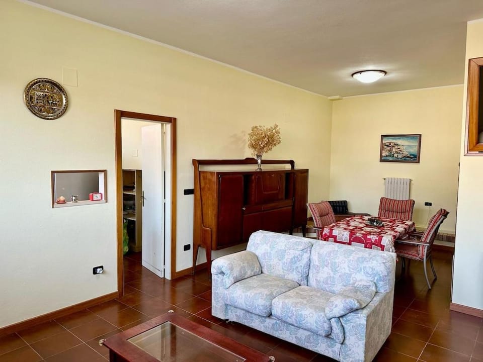 Apartment in a Villa with a Garden - Les Fleurs Apartment in Vibo Valentia
