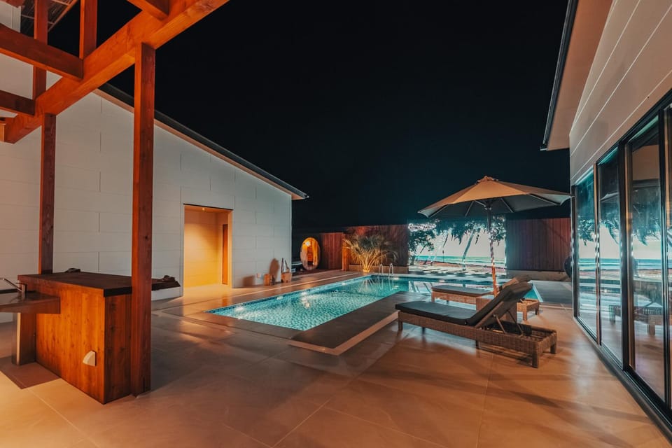 8月新築OPEN,ビーチ徒歩2分,都心から60分の楽園,温水プール,巨大モニター,---THE Ocean's Villa 九十九里--- Villa in Chiba Prefecture