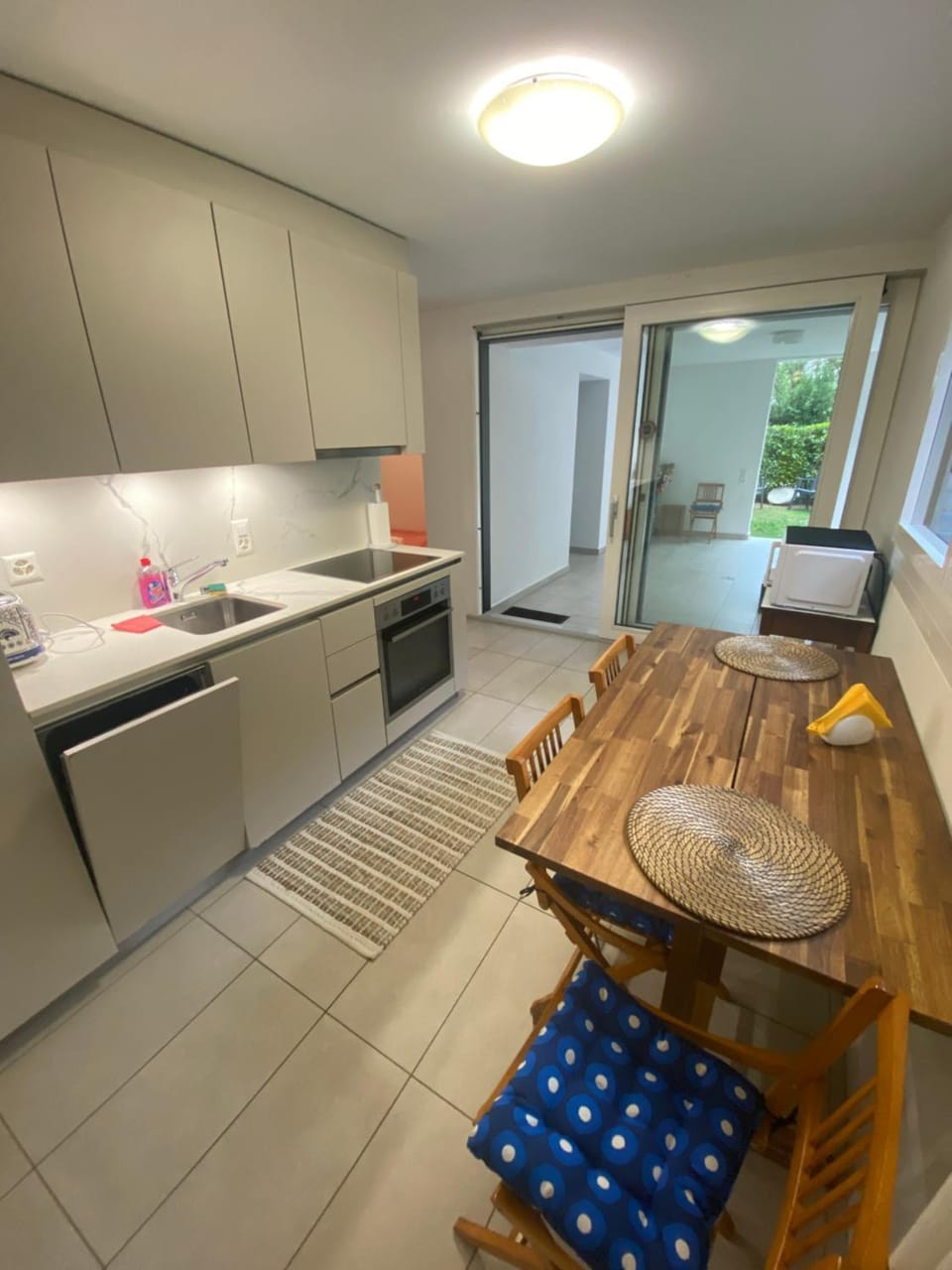 Kitchen or kitchenette, dishwasher