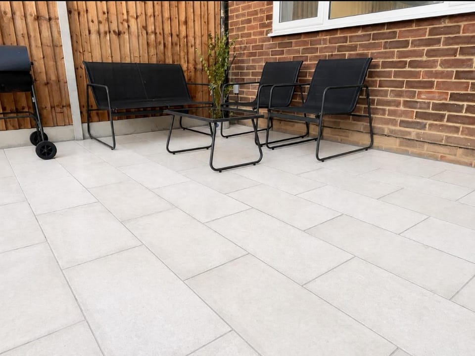 House Sleeps 7 - Free Parking & WiFi House in Bromley